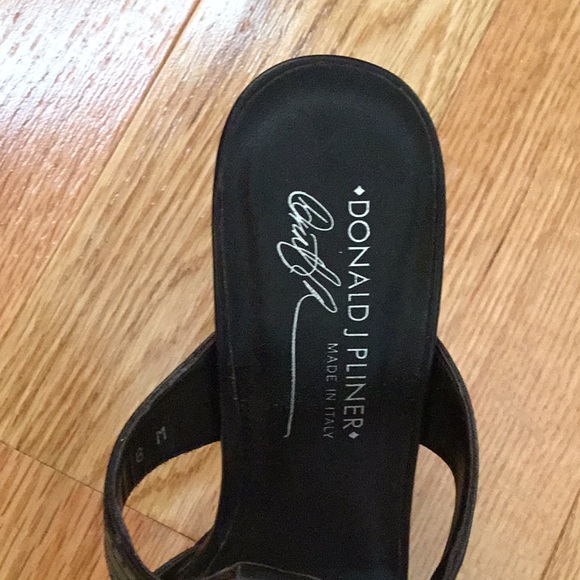 **SALE** Donald J Pliner Black Leather sandals Size 8M - Picture 6 of 8